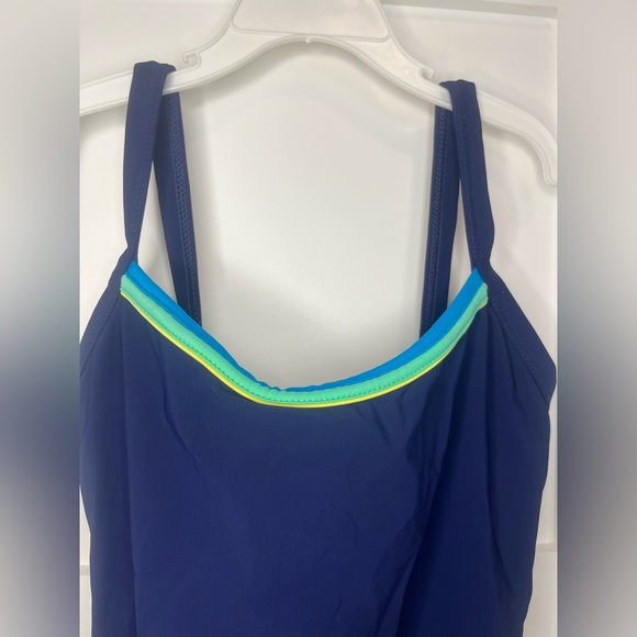 Hi, selling this cute bathing suit in size S. - Picture 2 of 8